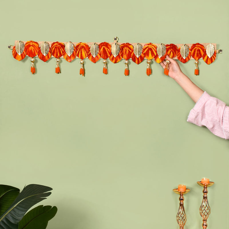 Metal Leaf Embellished Festive Wall Decor