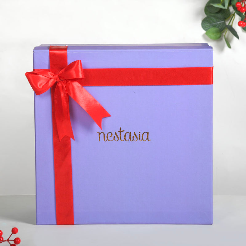 Christmas Mugs And Wreath Gift Hamper Set