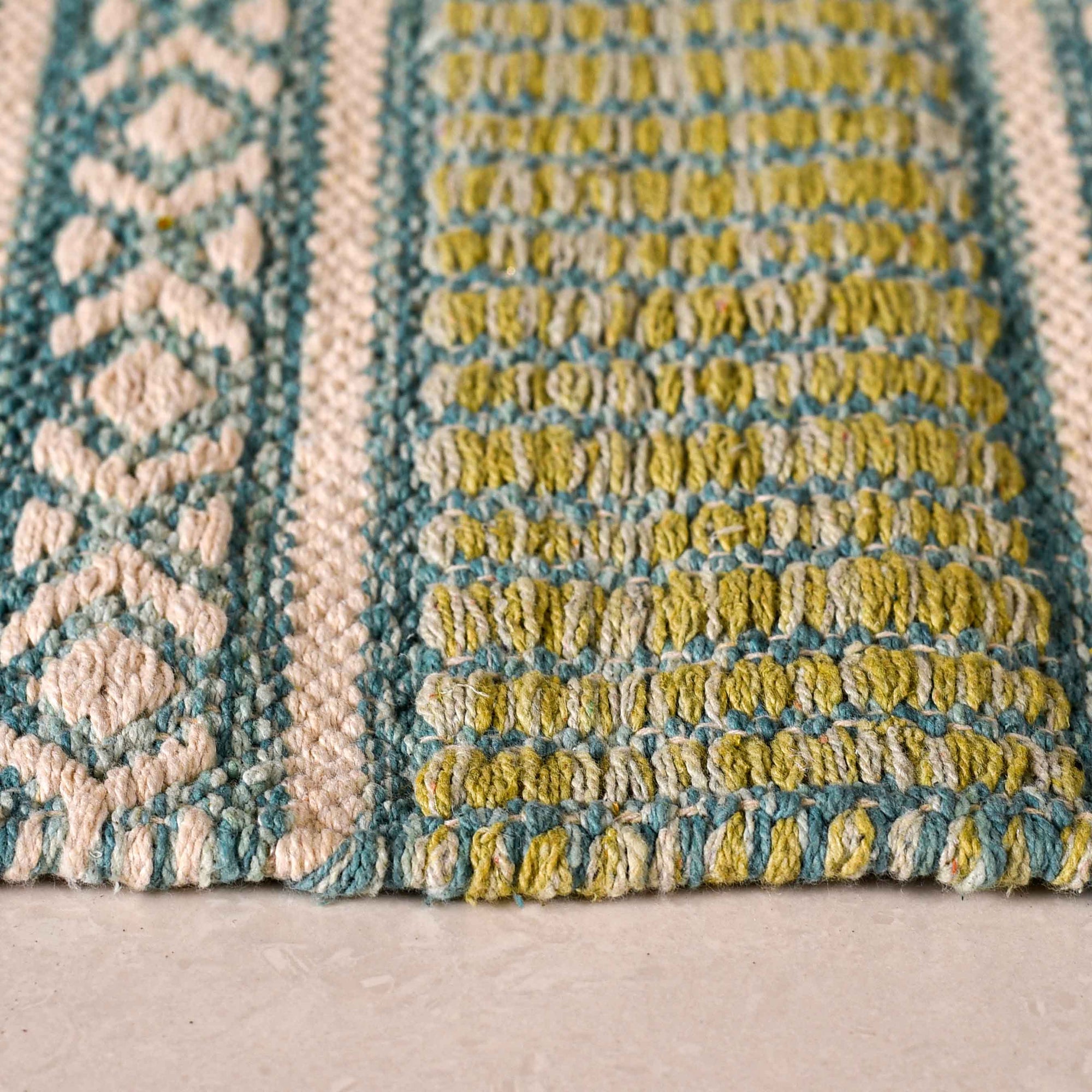 Modern Kilim Pattern Handwoven Floor Mat 38x20 Inch Online - Premium ...