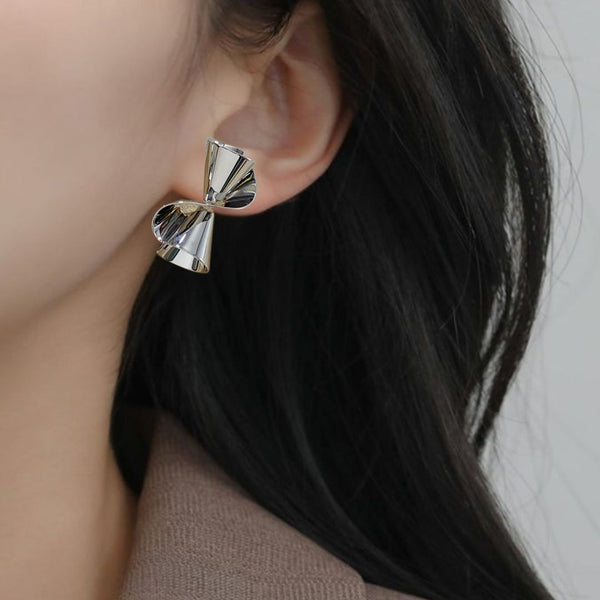 Hourglass Twist Earrings Silver