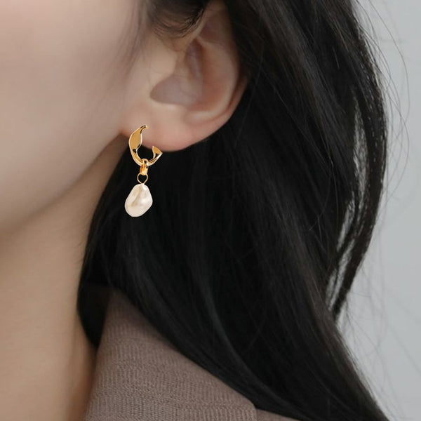 Ivory Gold Dangling Earrings