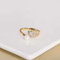 Ethereal Leaf Pearl Gold Ring