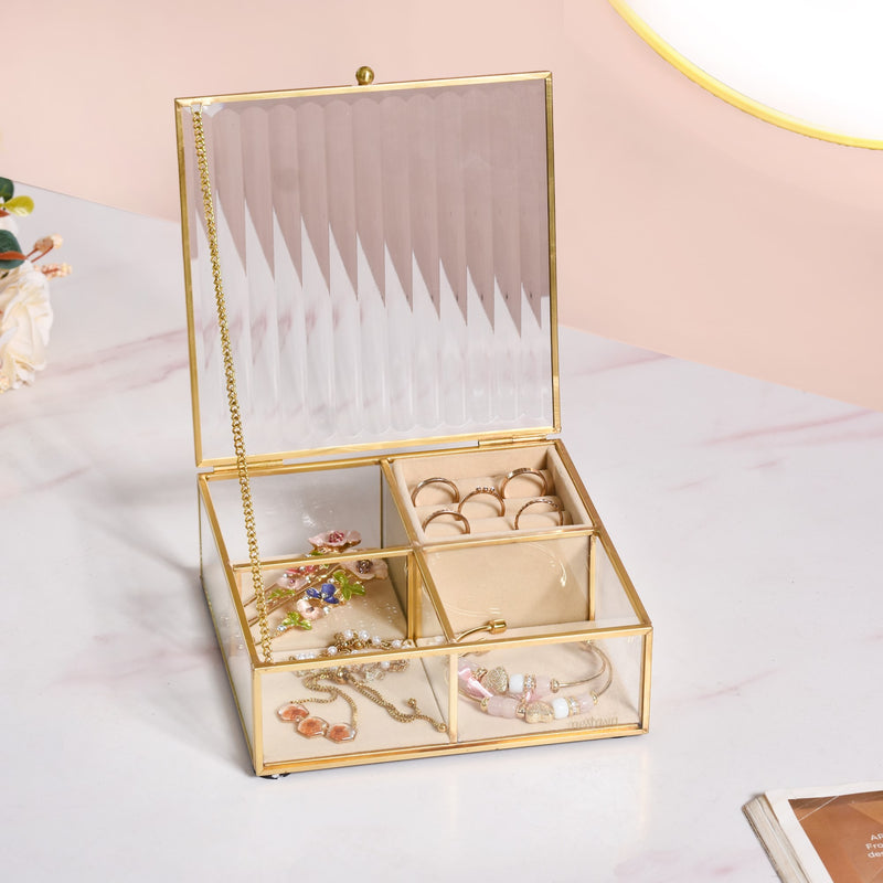 Fluted Lid Multicompartment Vanity Box