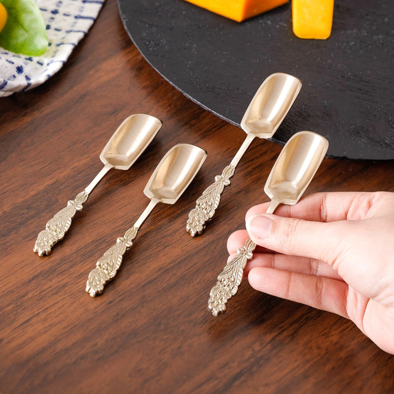 Set Of 4 Embossed Leaf Design Dessert Spoons