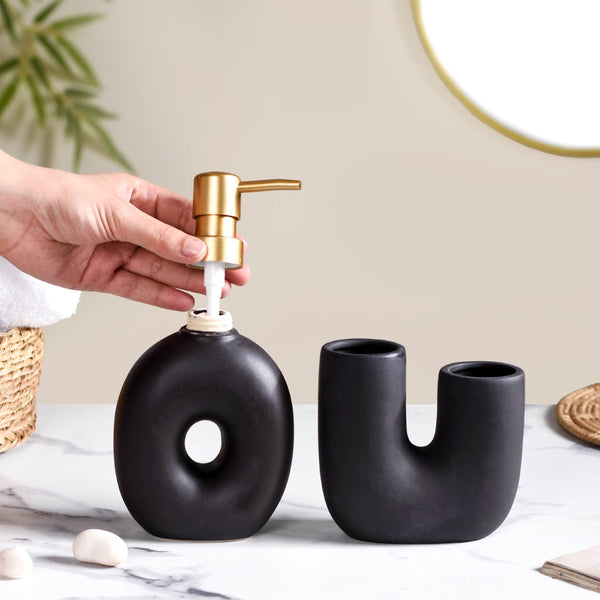 Modern Donut Ceramic Bath Set Of 2 Matte Black