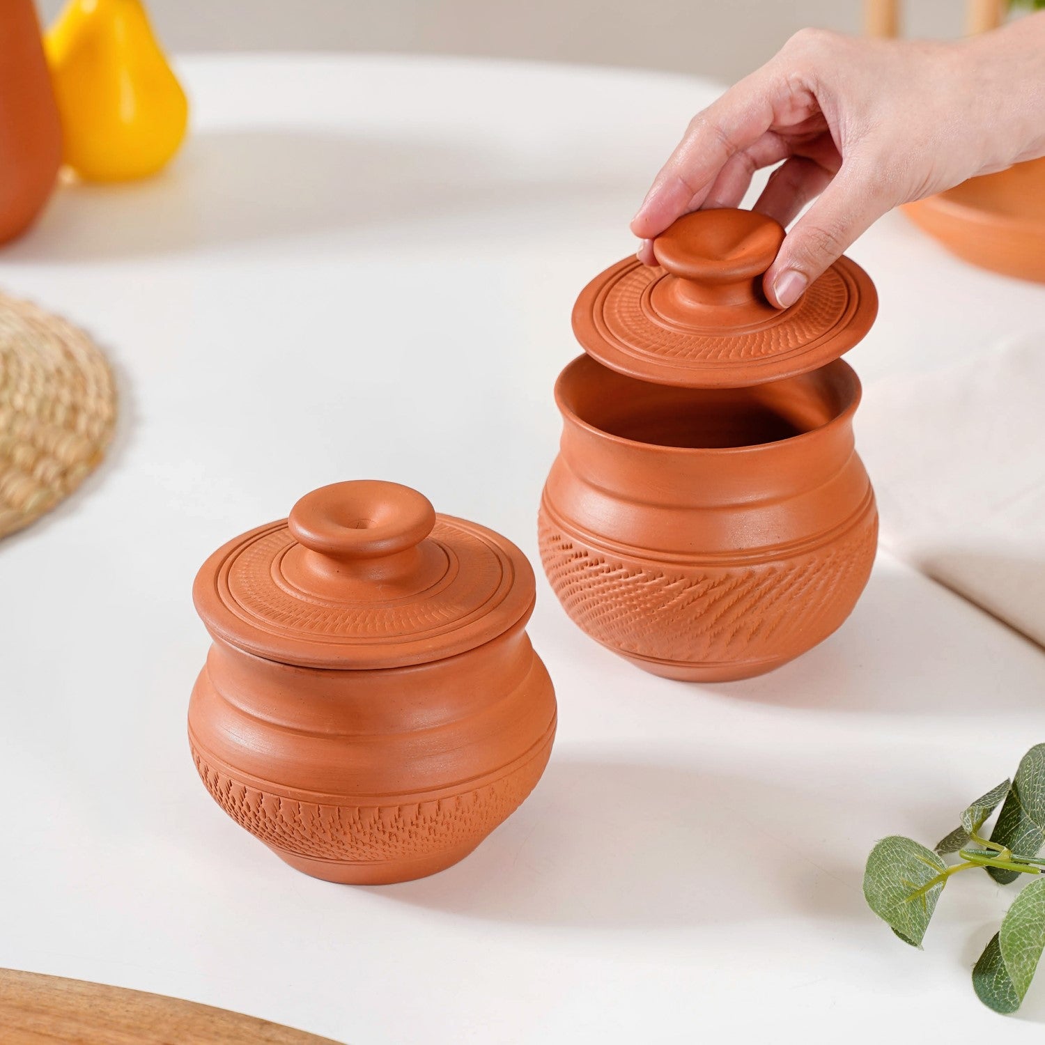 Earthen Clay Pot With Lid Set Of 2 650ml Online - Premium Serving