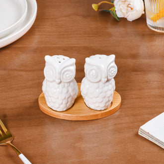 Night Owl Salt And Pepper Shakers With Wooden Tray