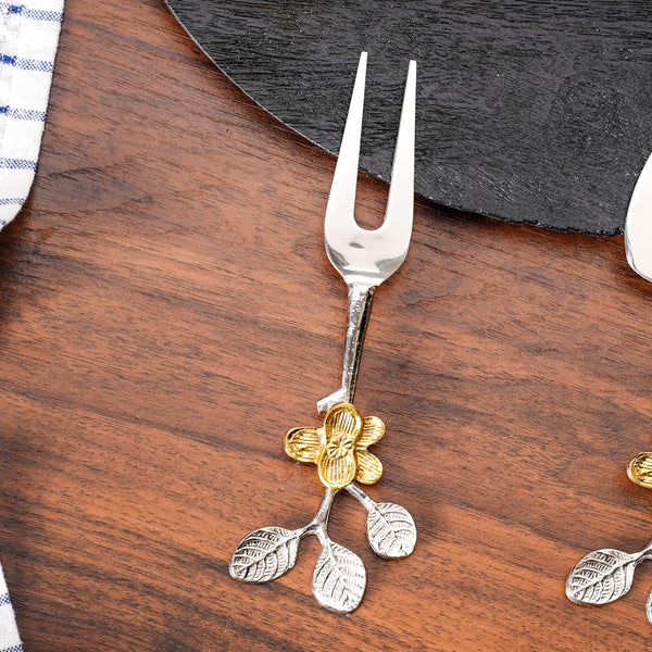 Leaf Design Cheese Knife Set Of 2