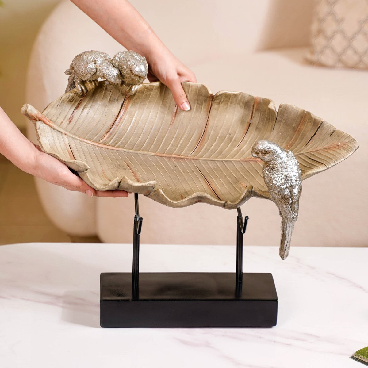 Decor Object - Buy Premium Quality Resin Showpiece Online | Nestasia