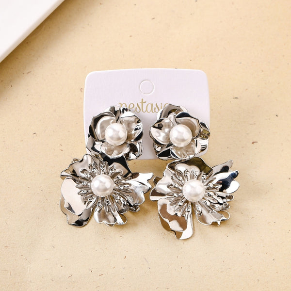 Pearl Blossom Earrings Silver