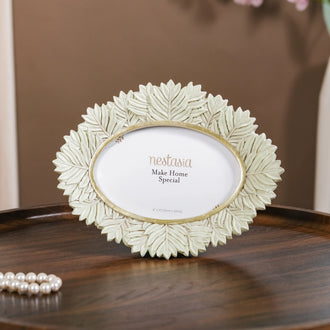 Fern Wreath Oval Photo Frame 8.5"x6.5"- Oval Photo Frame, Oval Table Frame, Decorative Photo Frame, Ferns Design Frame, Tabletop Photo Frame