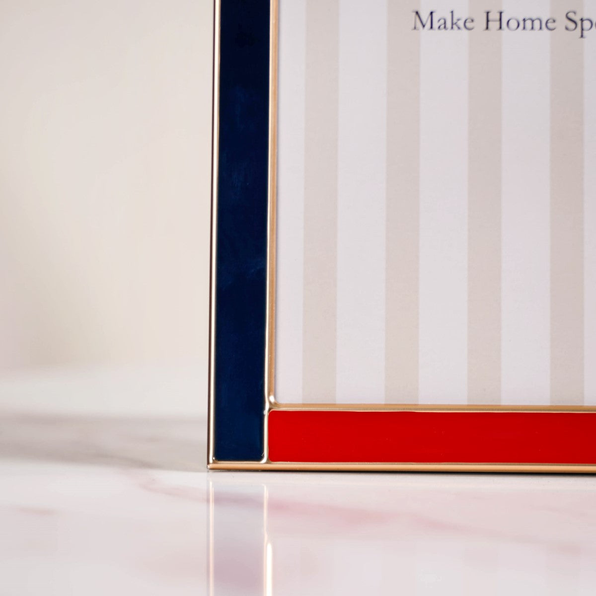Dual Toned Photo Frame With Gold Rim 7.5