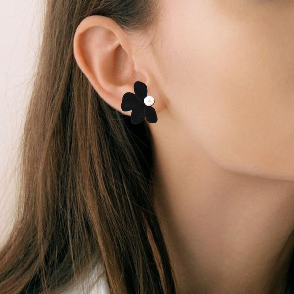 Soft Velvet Blossom Studs Black