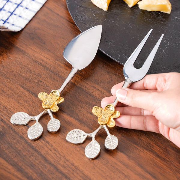 Leaf Design Cheese Knife Set Of 2