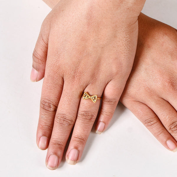 Twinkling Bow Gold Ring