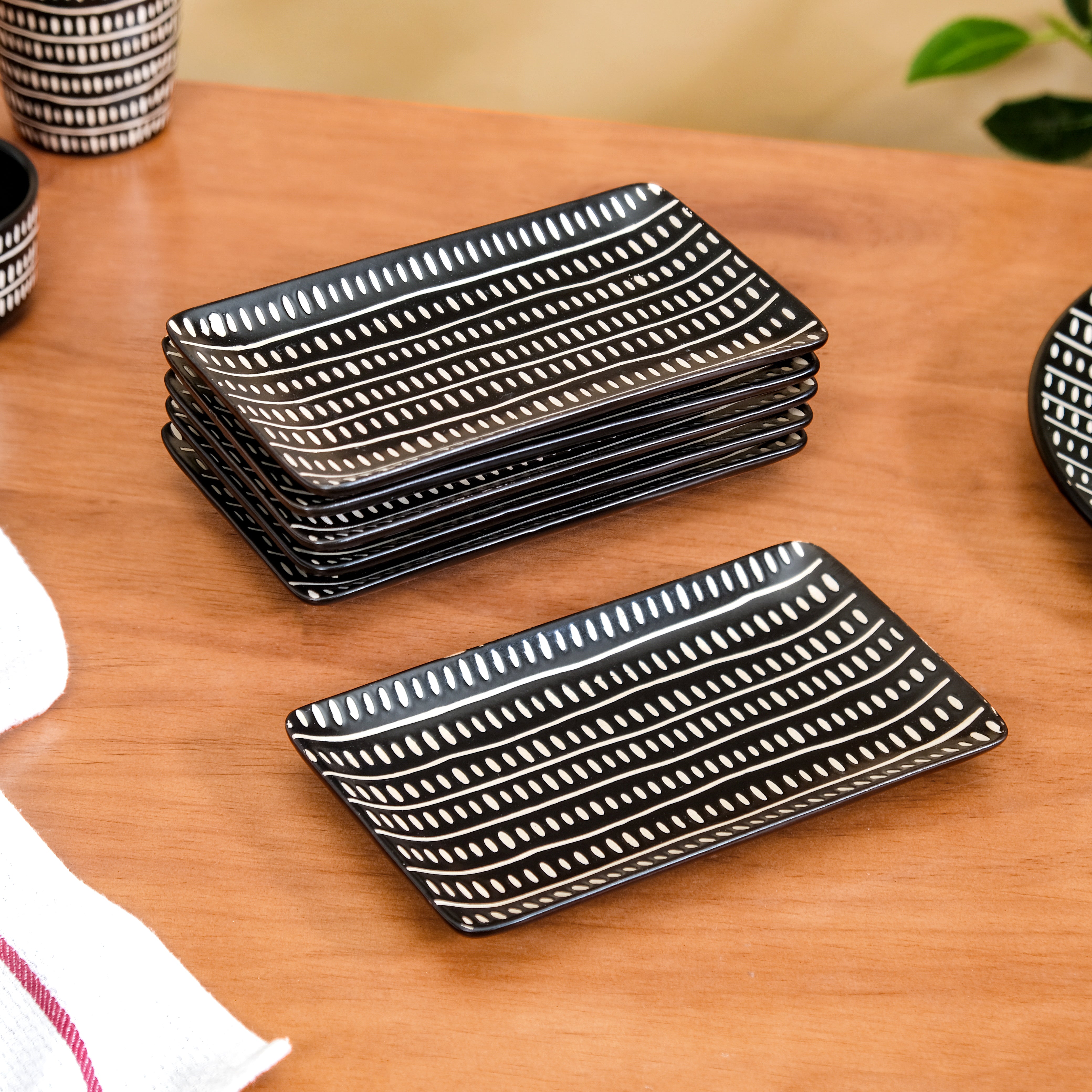 Kuro Ceramic Platter Set Of 6 7 Inch