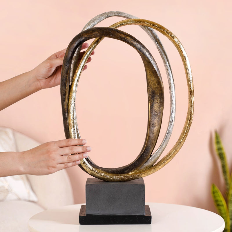Unity Rings Statement Decor