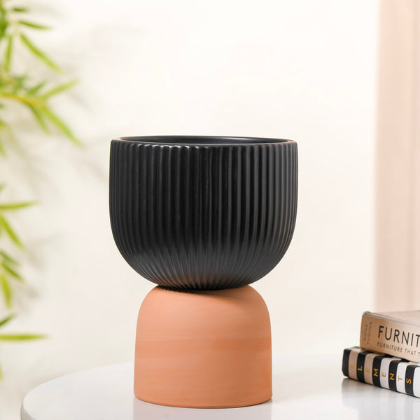 Minimalist Black Ribbed Pedestal Vase