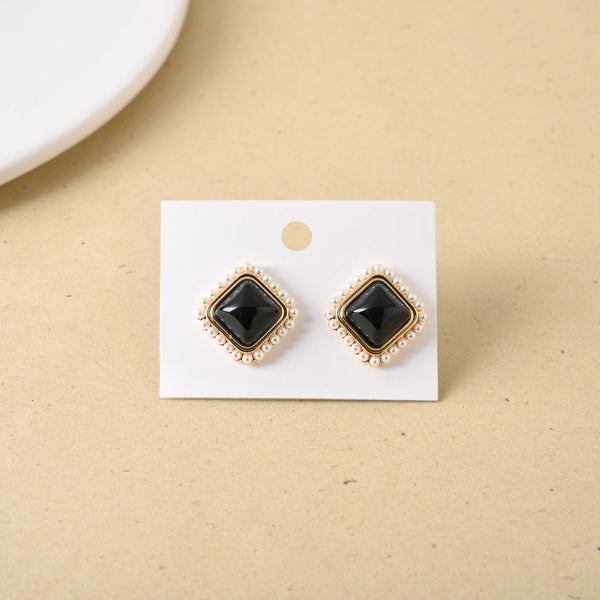 Vintage Onyx Pearl Studs