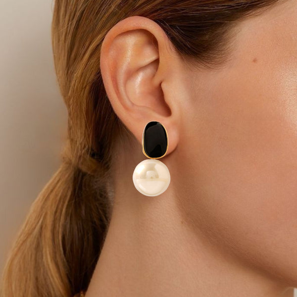 White And Black Pearl Earrings