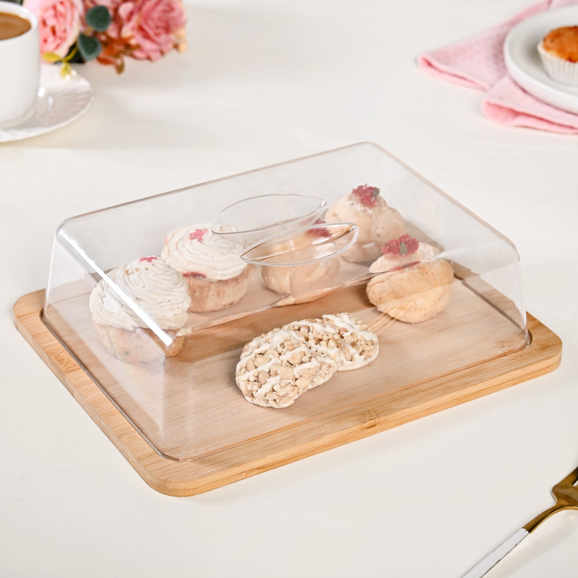 Rectangular Wooden Cake Stand With Cloche Online - Premium Cake Stand ...