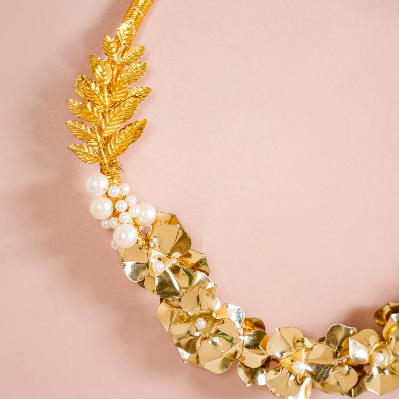 Pearl Christmas Wreath Wall Decor Gold 8 Inch