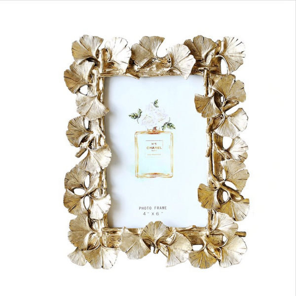 MAGNIFIQUE Leaf Photo Frame - Gold (L) - Picture frames and photo frames online | Home decoration items