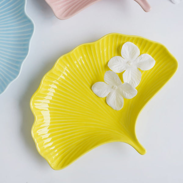 Petal Plate Small - Serving plate, snack plate, dessert plate | Plates for dining & home decor