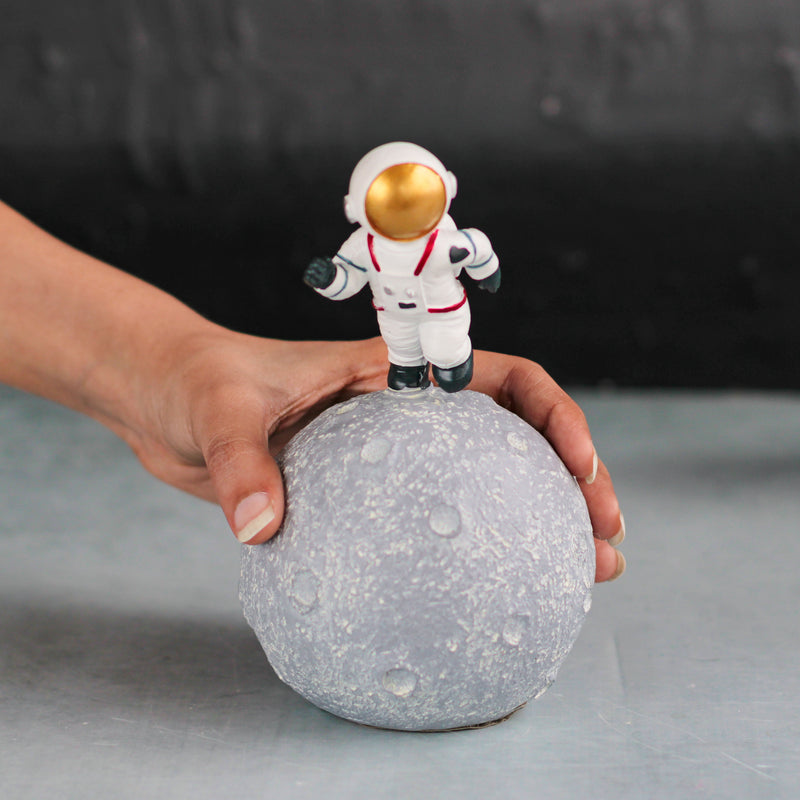 Astronaut Piggy Bank - Piggy bank for adults and money box | Home and room decor items