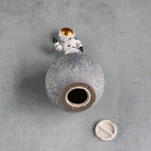 Astronaut Piggy Bank - Piggy bank for adults and money box | Home and room decor items