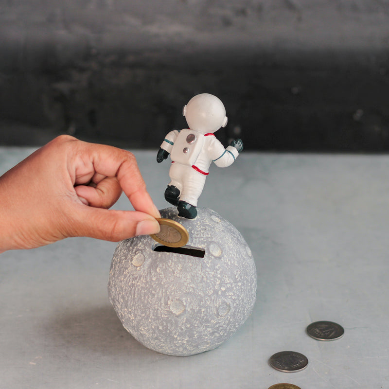 Astronaut Piggy Bank - Piggy bank for adults and money box | Home and room decor items