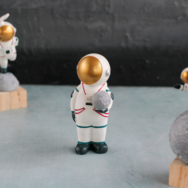 Astronaut Planter - Showpiece | Home decor item | Room decoration item