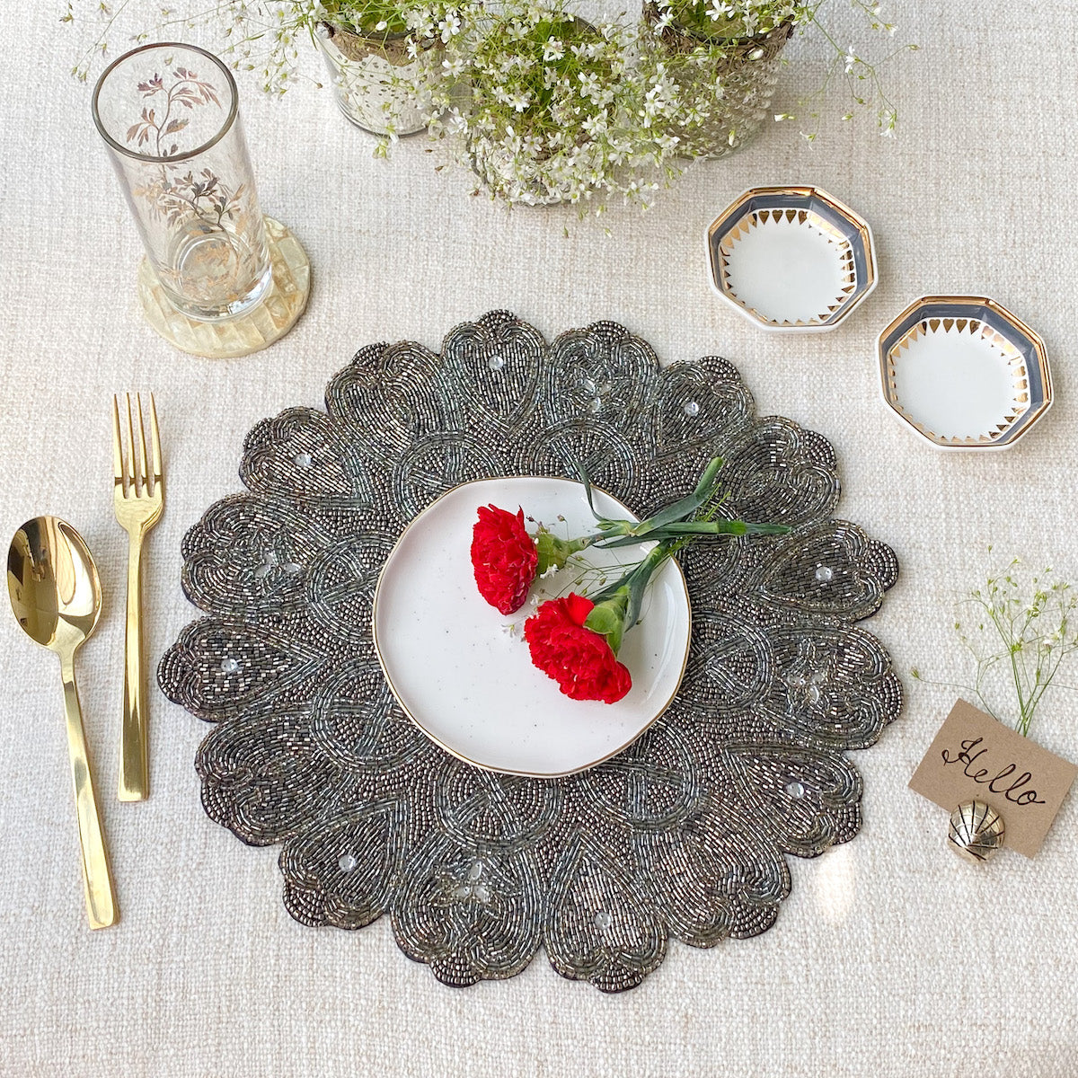 BEADS Pattern Table Mat - Silver Online - Premium Table Mat | Nestasia