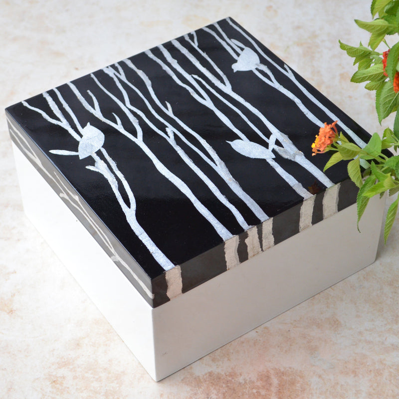 LACQUER box with bird design - black and white