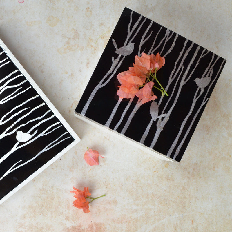 LACQUER box with bird design - black and white