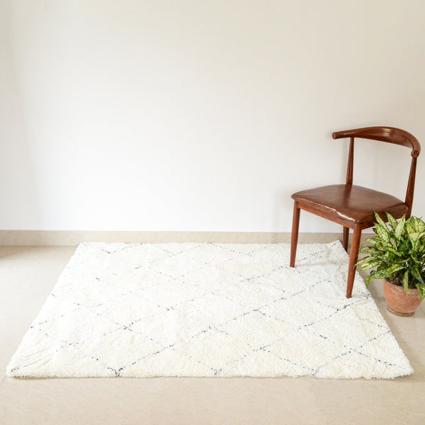 BRAD criss cross fringe rug (M) - Off-White