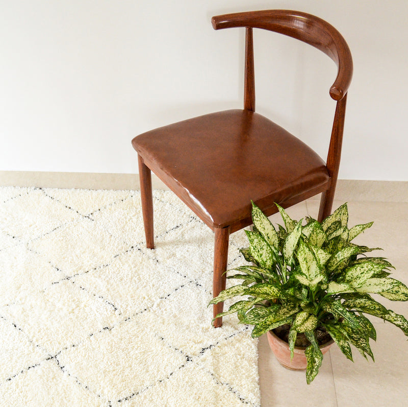 BRAD criss cross fringe rug (M) - Off-White