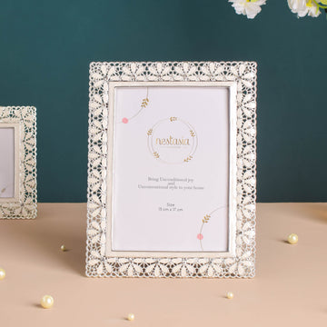 Daisy Photo Frame Large - Picture frames and photo frames online | Room decoration items