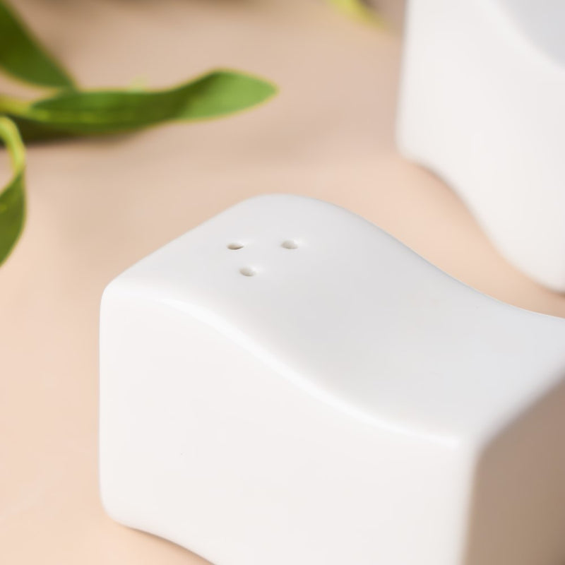 Wavy Ceramic Salt And Pepper Shakers Set White - Kitchen Tool