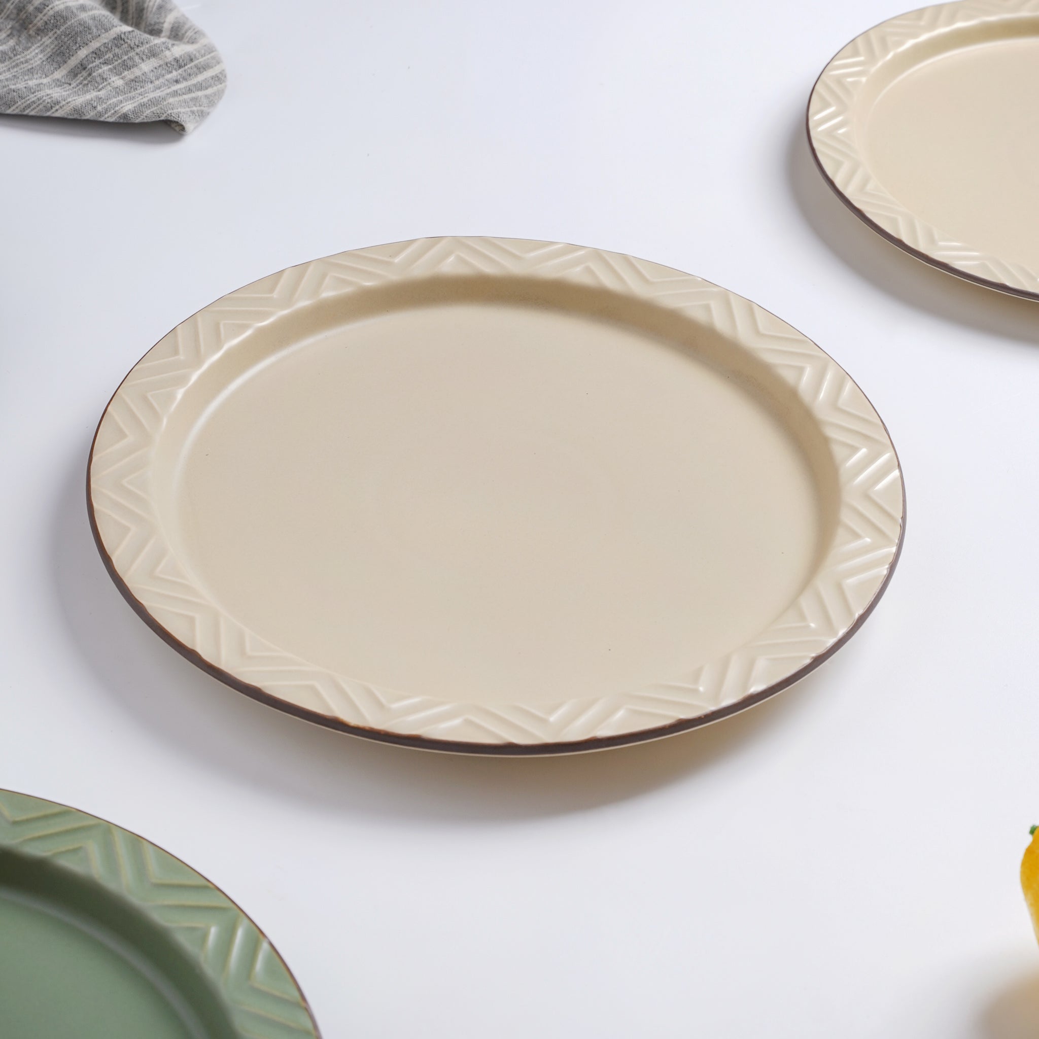 Coloured clearance dinner plates