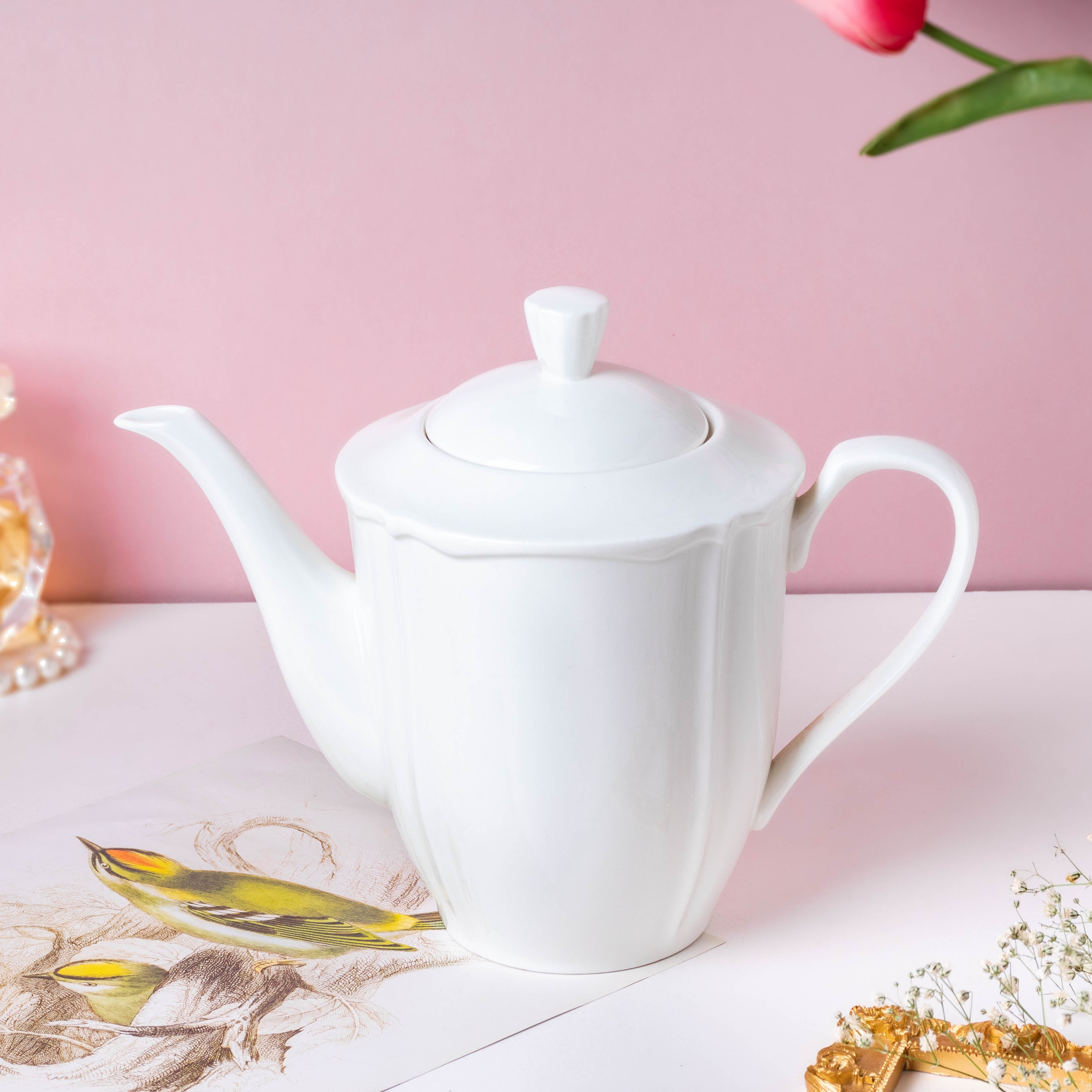 Serena White Truffle Elegant Ribbed Teapot 1300 ml