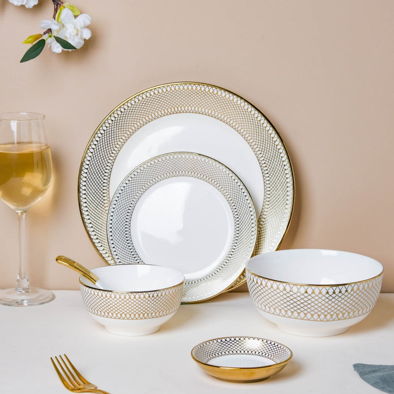 Aurelea 33 Piece Dinner Set For 6