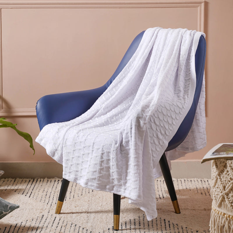White Rippled Knitted Throw