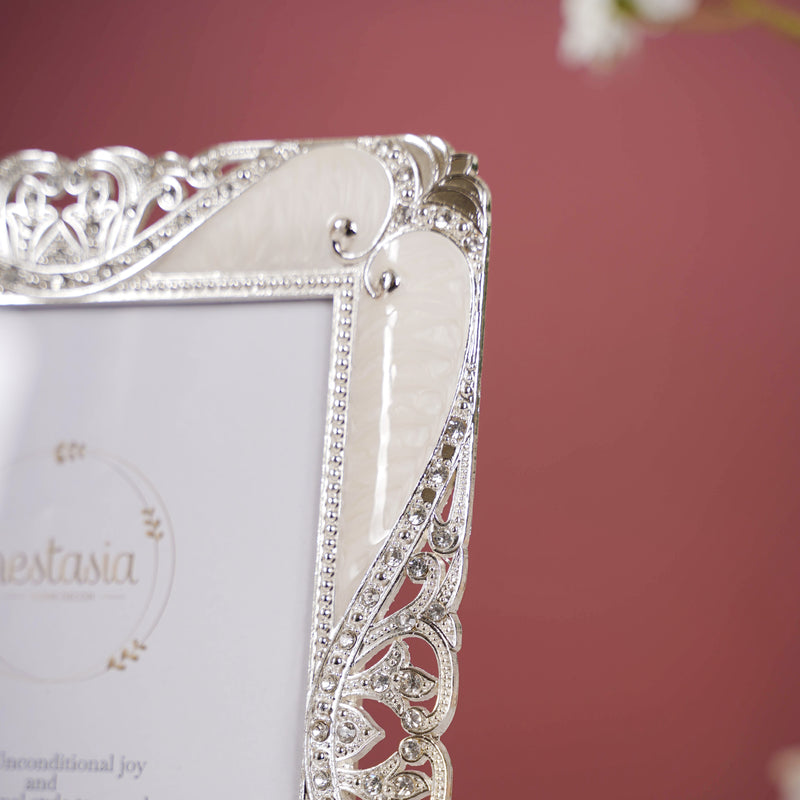 Luxury Photo Frame - Picture frames and photo frames online | Living room decoration items