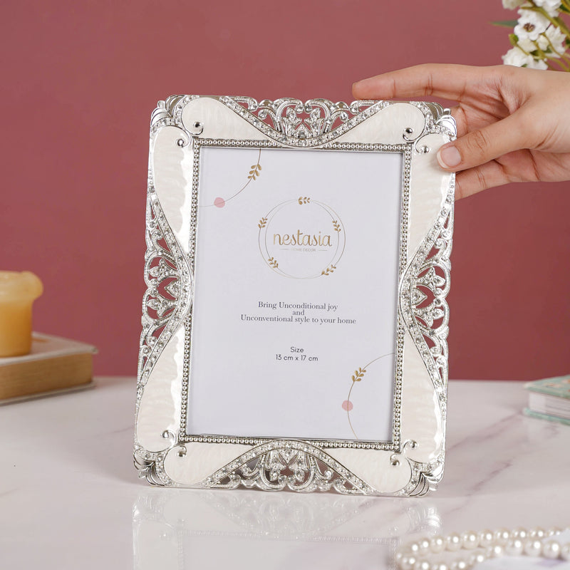 Luxury Photo Frame - Picture frames and photo frames online | Living room decoration items