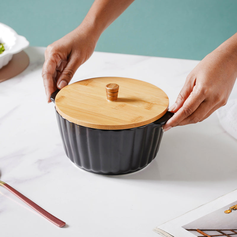 Midnight Black Scalloped Pot With Lid 8 Inch - Serving bowl with lid, ceramic bowls with lids, noodle bowl, bowl for snacks | Bowls for dining table & home decor