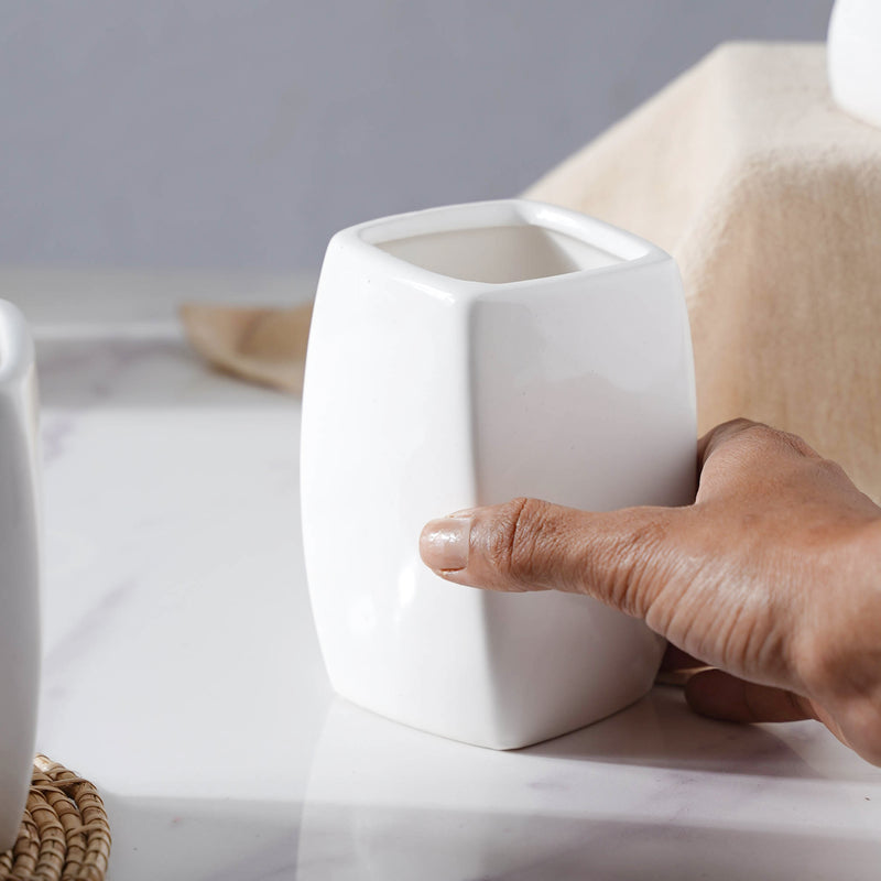 Pearly White Ceramic Bathroom Set