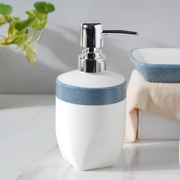 Ceramic Bath Set with a Blue Lining
