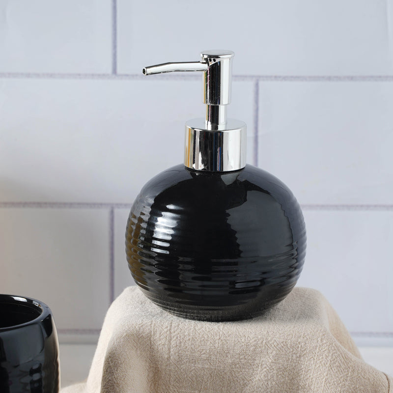Midnight Black Bath Essentials