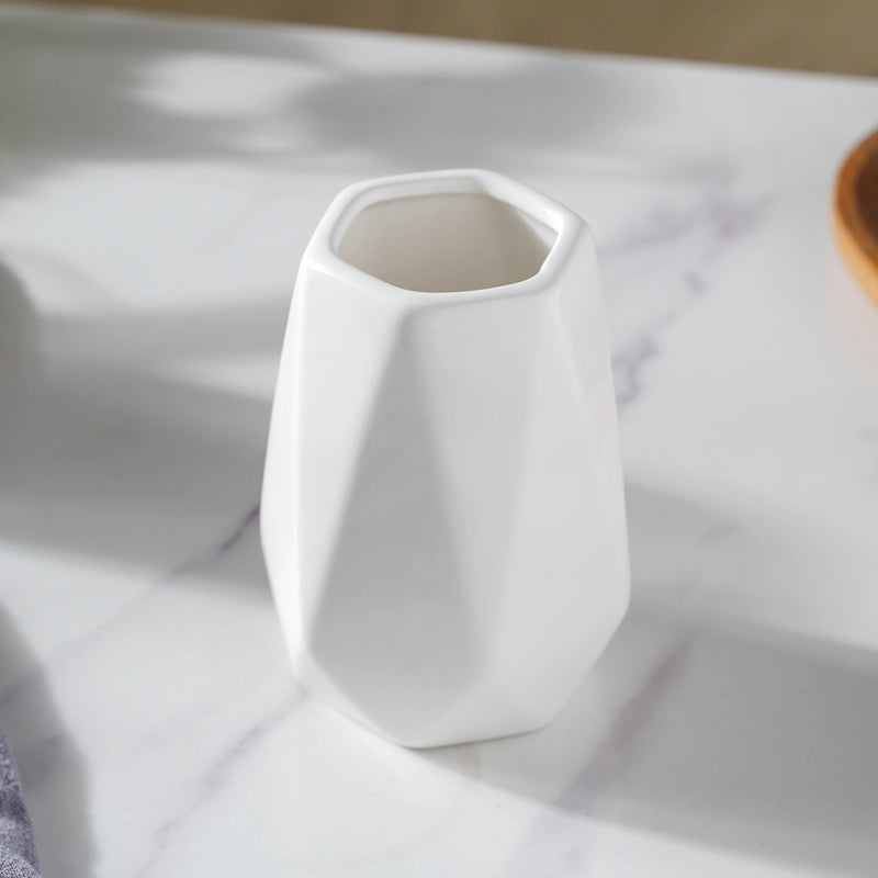 Geometric White Bath Set